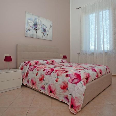 Casa Dafne Apartment Livorno Bagian luar foto